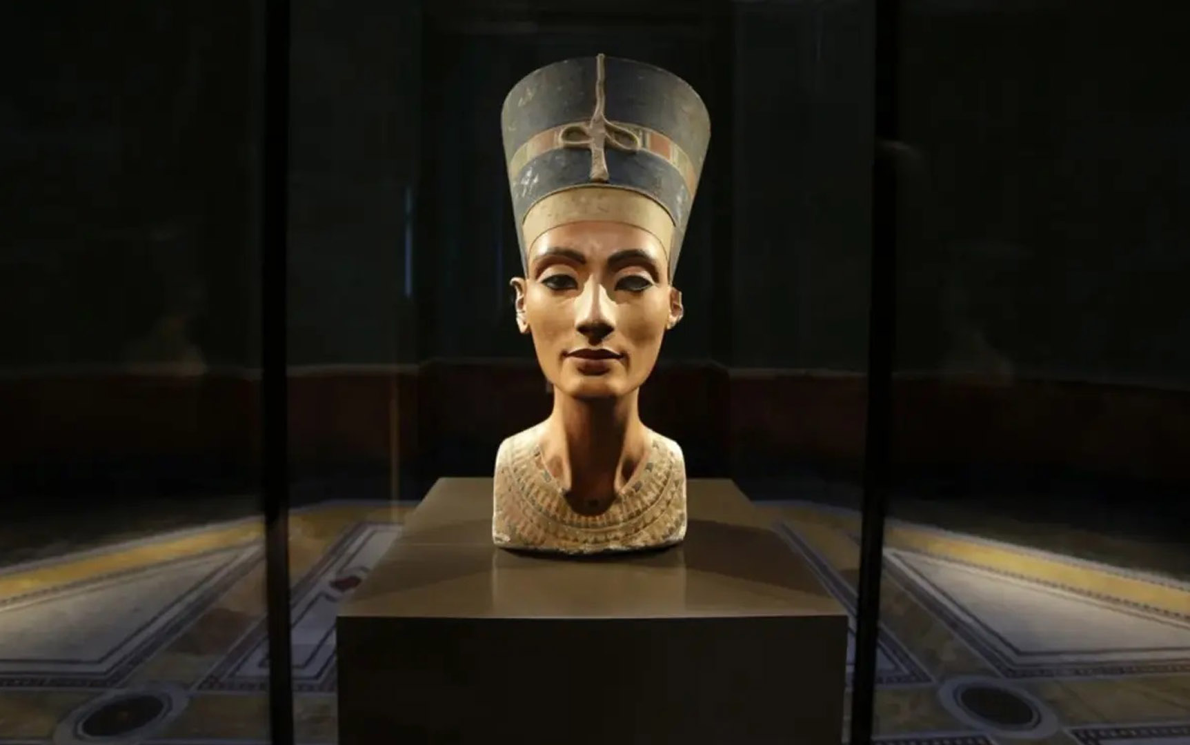 The Eternal Allure of the Nefertiti Bust