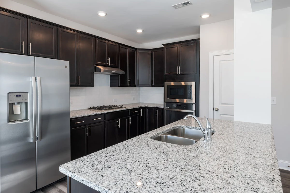 Granite Kitchen Islands: Combining Style and Functionality